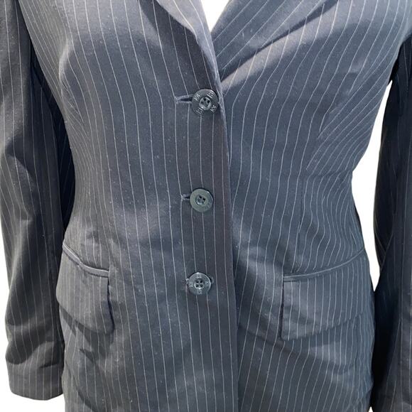 Escada Vintage Pinstripe Skirt & Blazer Set Sz 10 Lightweight Fitted Designer - Picture 2 of 16